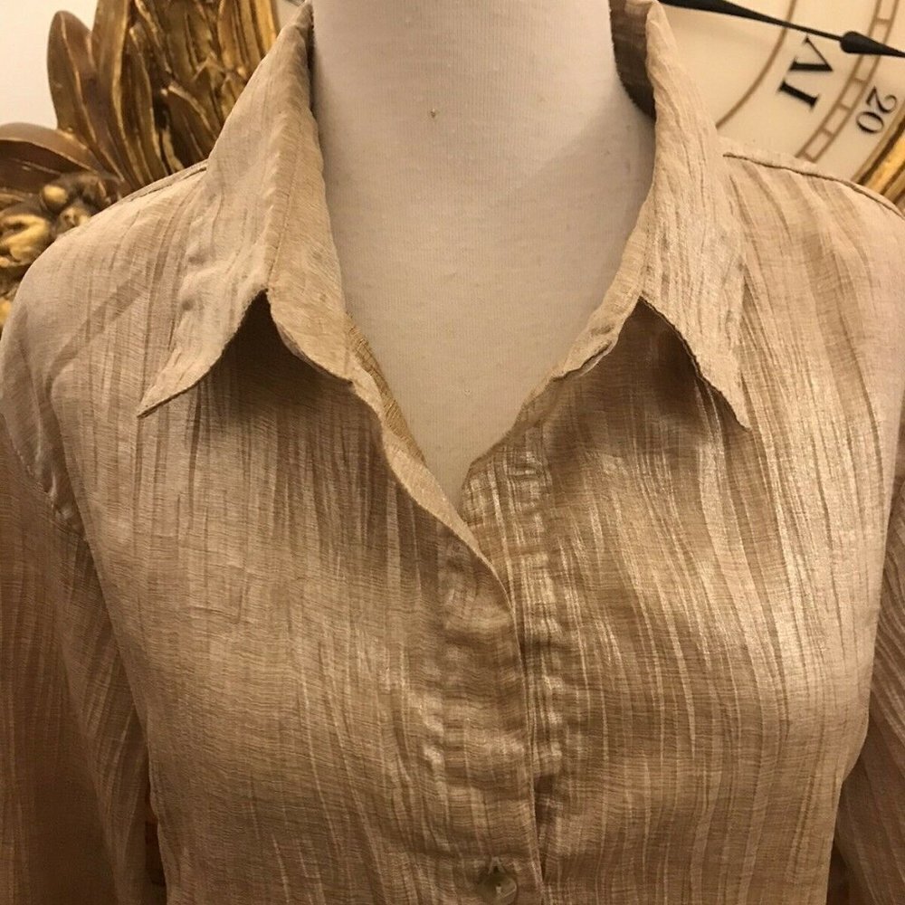 COLDWATER CREEK. Tan Shimmer Shirt. Size Large. Button Down Front. B14